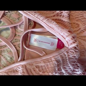 No Boundaries pink lace top lined size medium never worn